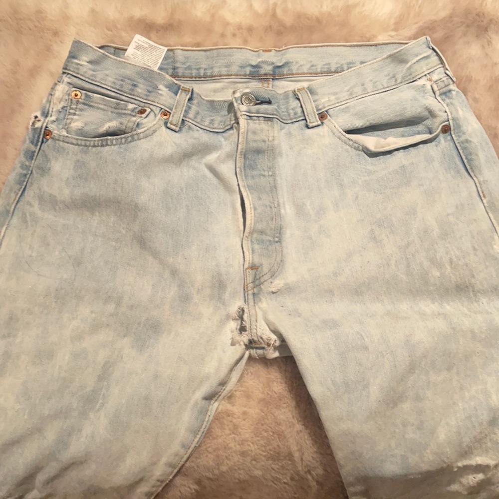 ✨bleached denim Levi’s jeans✨